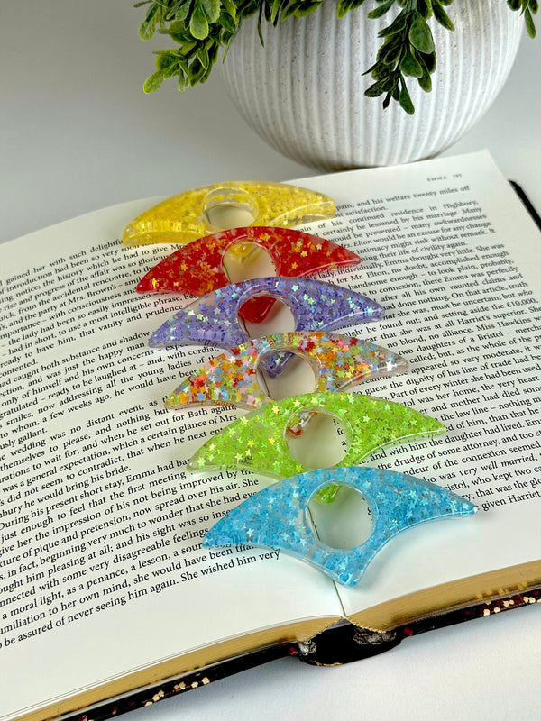 Acrylic Page Holder – Crescent Shape Glitter Thumb Book Holder for Comfortable Reading